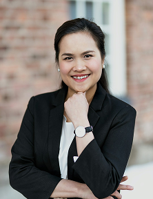 Sarah Chen, Strategic Consultant